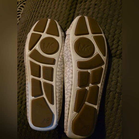 Michael kors flats - Picture 3 of 5